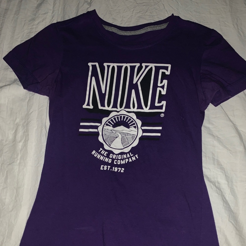 Nike women’s top